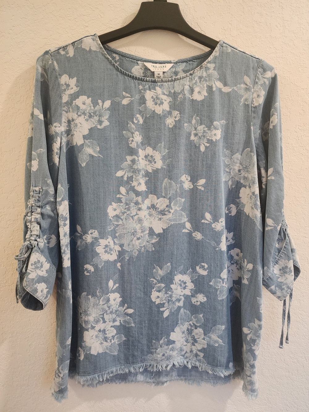 Tru Luxe Jeans Light Blue Floral Tie-Sleeve Blouse
